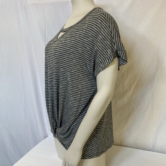 DEMOCRACY Women’s Knit Top Size Medium Twisted Hem Striped Neck Cut Out NWOT - Picture 3 of 5